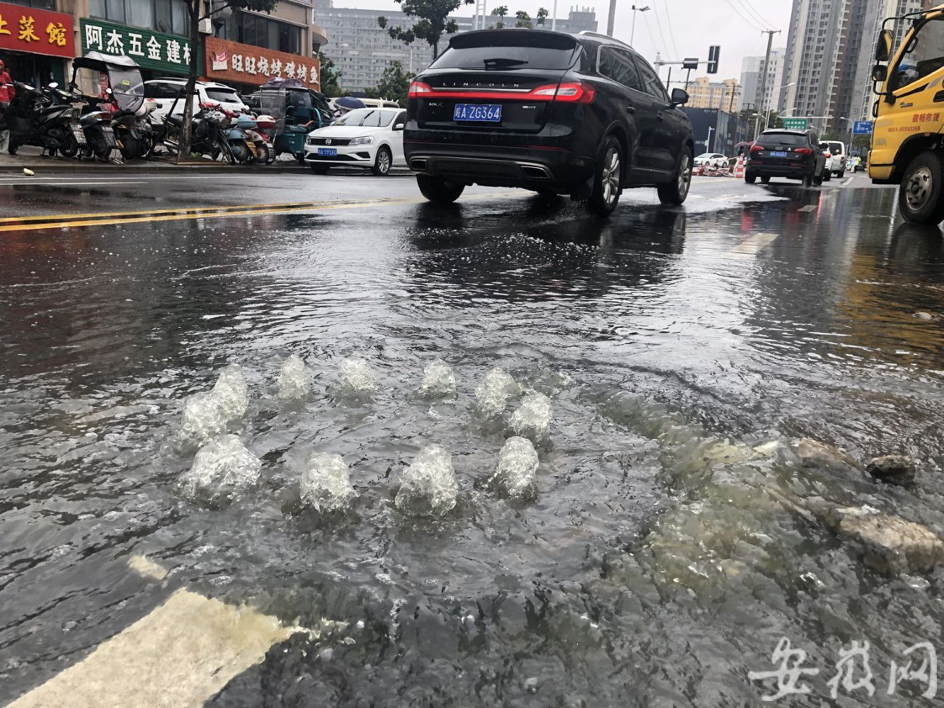 面對(duì)全國(guó)洪澇頻發(fā)，智慧井蓋科學(xué)預(yù)警