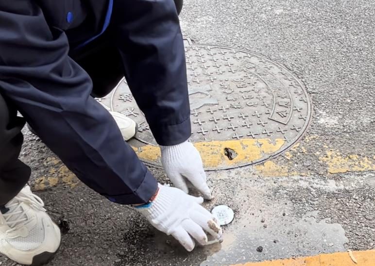 井蓋標(biāo)識器-井蓋專屬“身份牌”，開啟城市智能化管理新格局