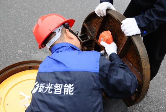 智能井蓋監(jiān)控器是如何進(jìn)行井蓋傾斜報警的？